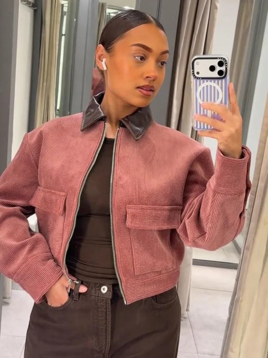 Chaqueta corta de pana rosa para mujer con cuello de piel sintentica