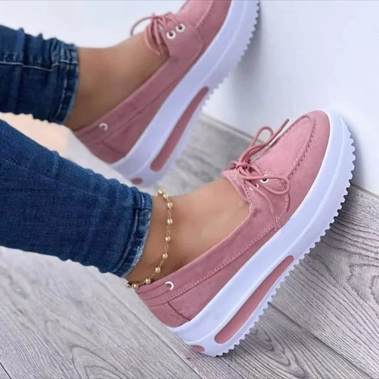 Nuevos zapatos de mujer con plataforma .