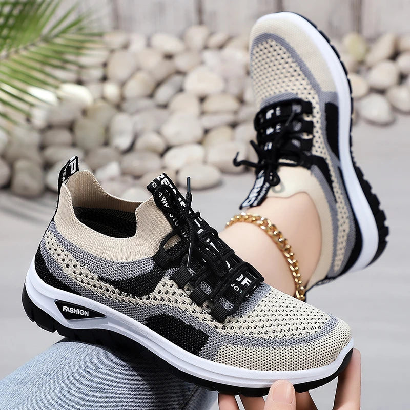 Zapatillas de mujer calzado casual.